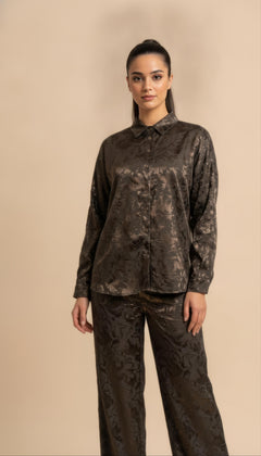 Elegant two-piece set in brown with marble pattern