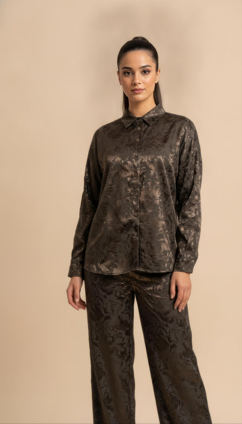 Elegant two-piece set in brown with marble pattern