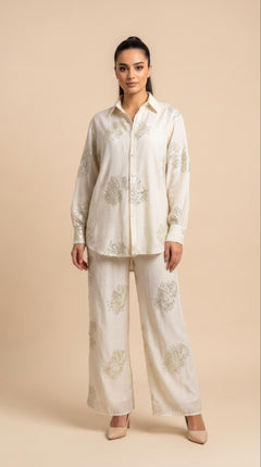 Elegante set con dettagli brillanti