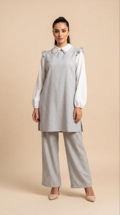 Elegant two-piece suit with jewel decoration