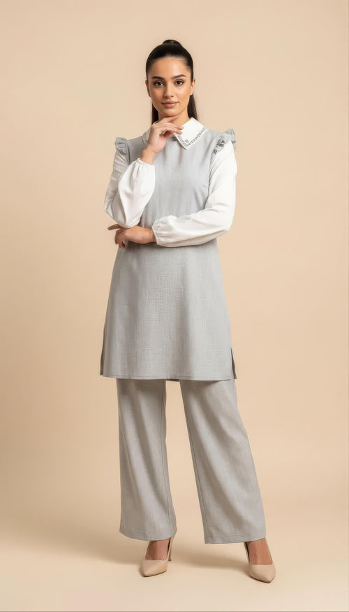 Elegant two-piece suit with jewel decoration
