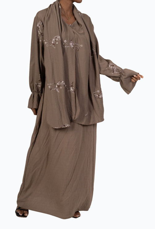 Abaya Ensemble in Marrone