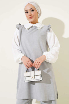 Elegant two-piece suit with jewel decoration