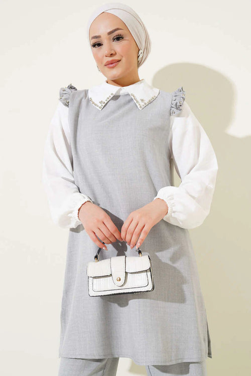 Elegant two-piece suit with jewel decoration