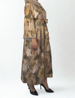 Kleid mit Blumenmuster und goldenen Details