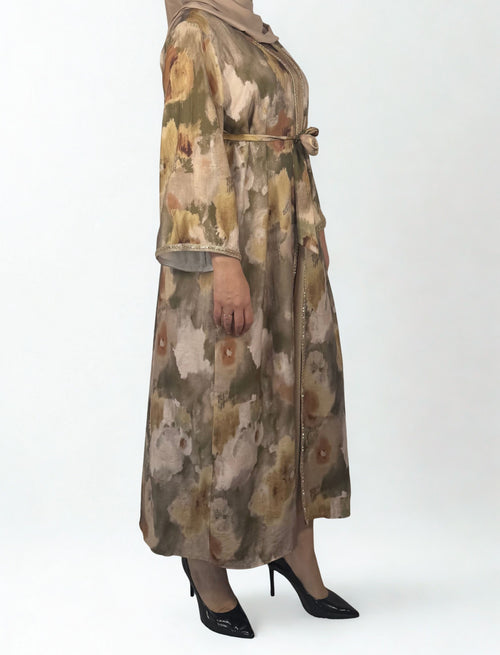 Kleid mit Blumenmuster und goldenen Details