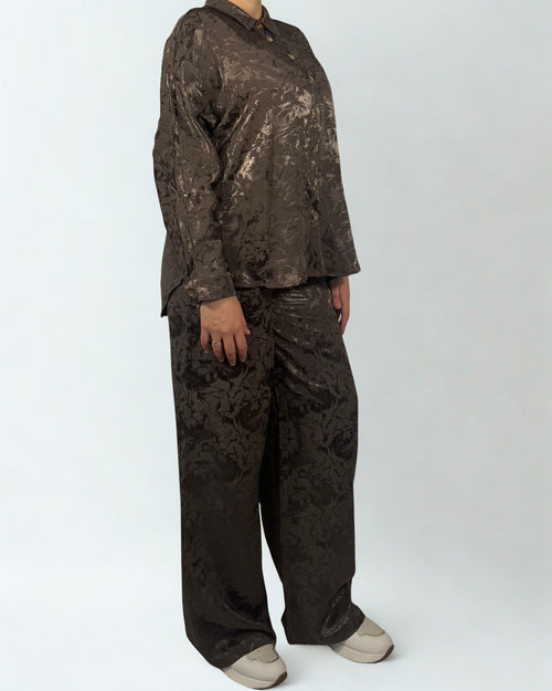 Eleganter Zweiteiler in Braun mit Marmor-Muster