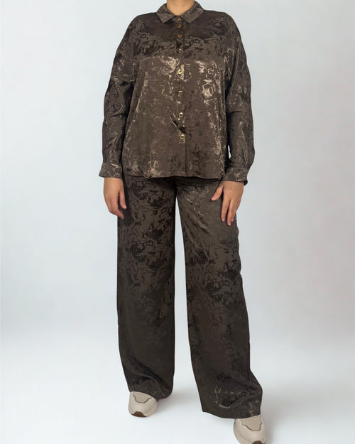 Eleganter Zweiteiler in Braun mit Marmor-Muster