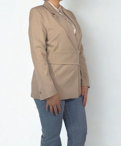 Beiger Blazer mit Goldakzenten