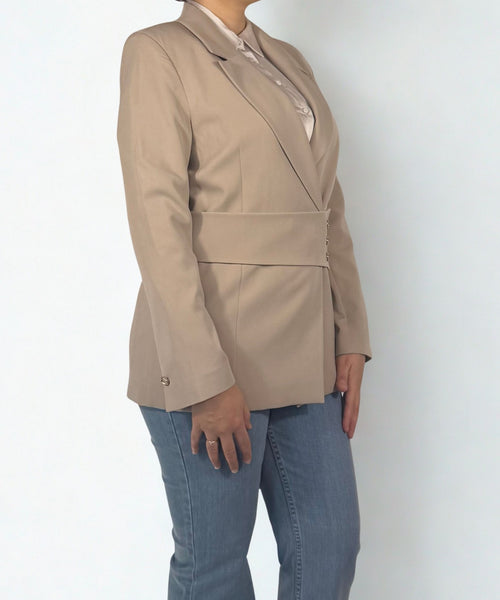 Beiger Blazer mit Goldakzenten