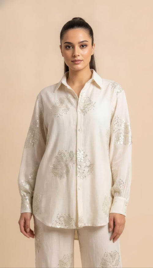 Elegante set con dettagli brillanti