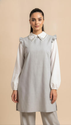 Elegant two-piece suit with jewel decoration