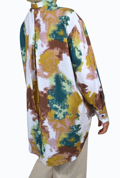 Long-sleeved blouse with abstract print
