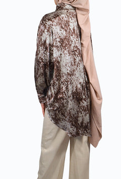 Long-sleeved blouse with abstract print