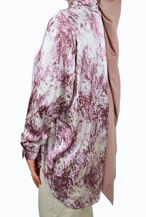 Long-sleeved blouse with abstract print