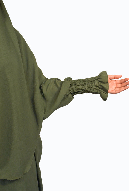 Khimar two-piece with details on the sleeves