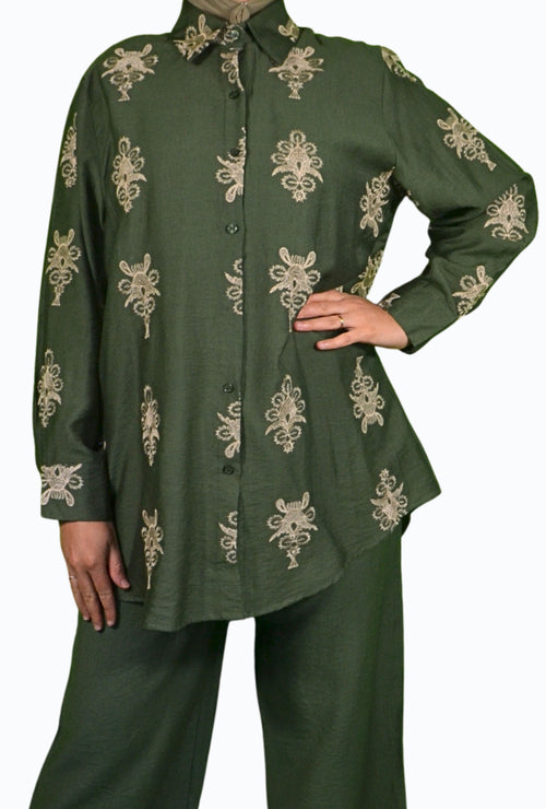 Two-piece set with oriental pattern