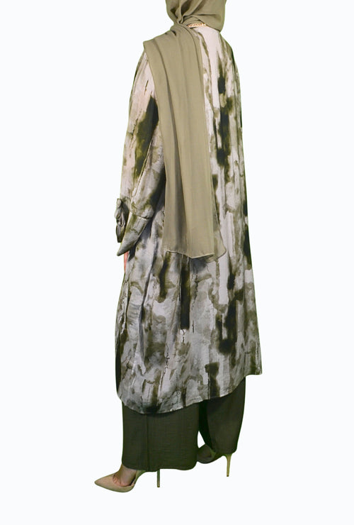 Elegant kimono set with marble pattern