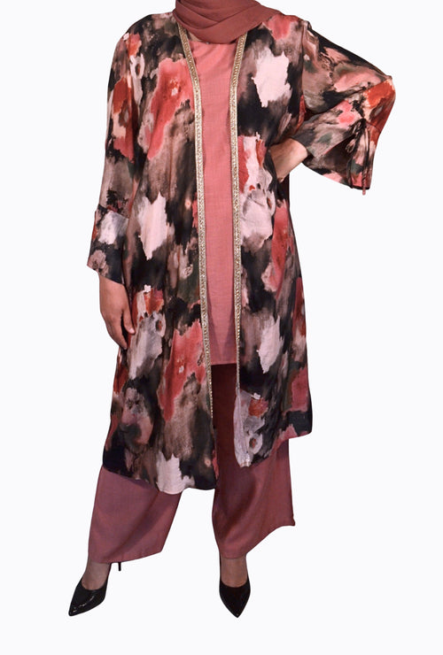 Elegant kimono set with floral pattern