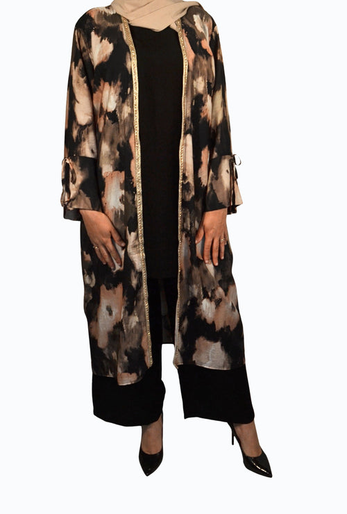 Elegant kimono set with floral pattern