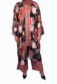 Elegant kimono set with floral pattern