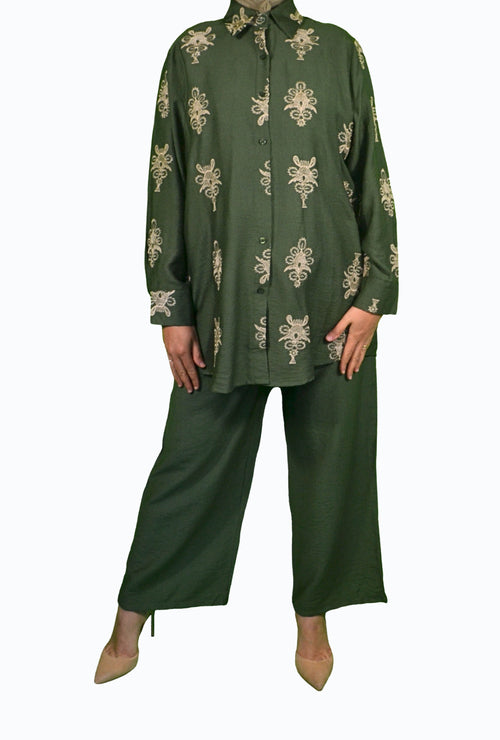 Two-piece set with oriental pattern