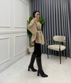 Yara Jacke mit Gürtel in Beige