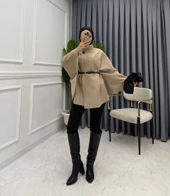 Yara Jacke mit Gürtel in Beige