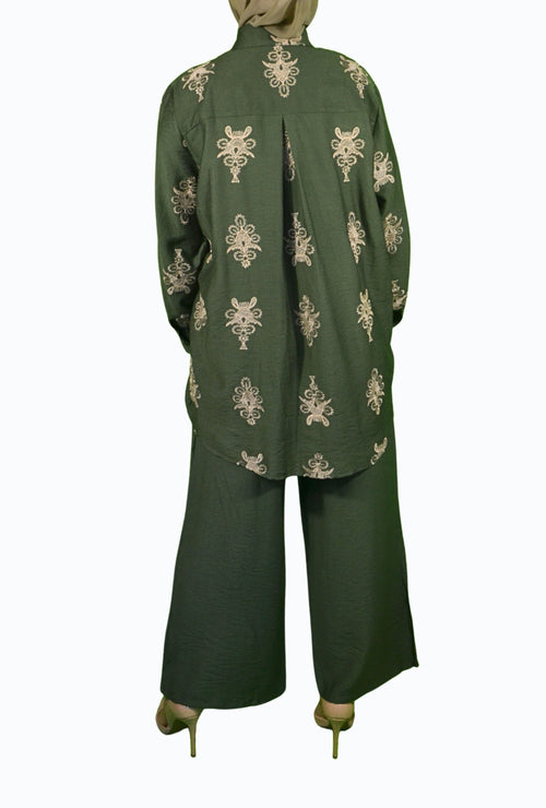 Two-piece set with oriental pattern