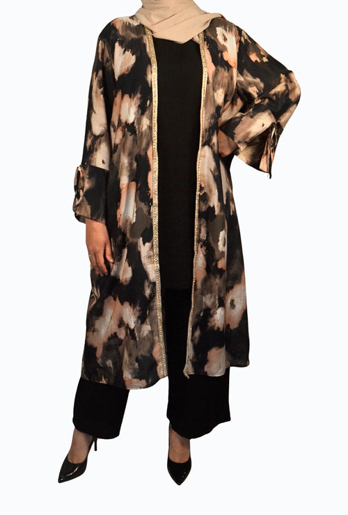 Elegant kimono set with floral pattern